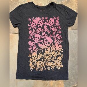 Skull T-shirt.
